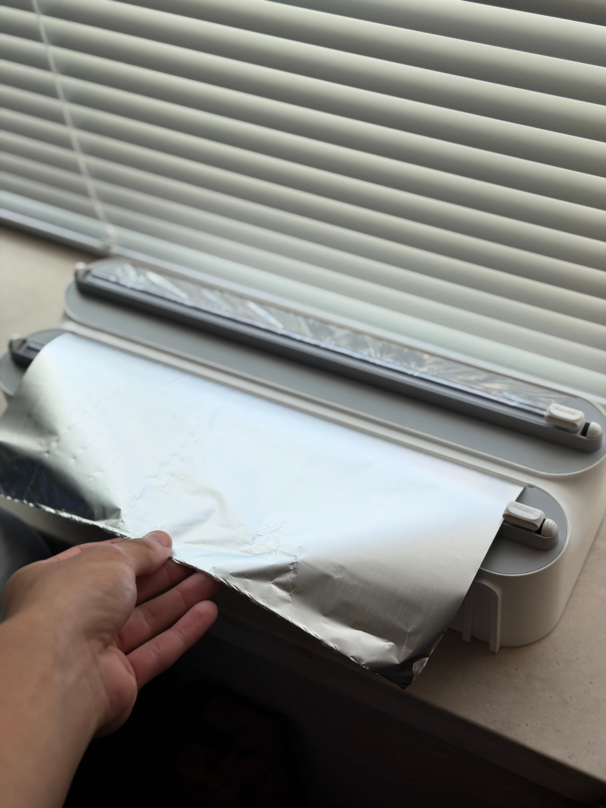 Vantaro™ Magnetic Wrap & Foil Dispenser