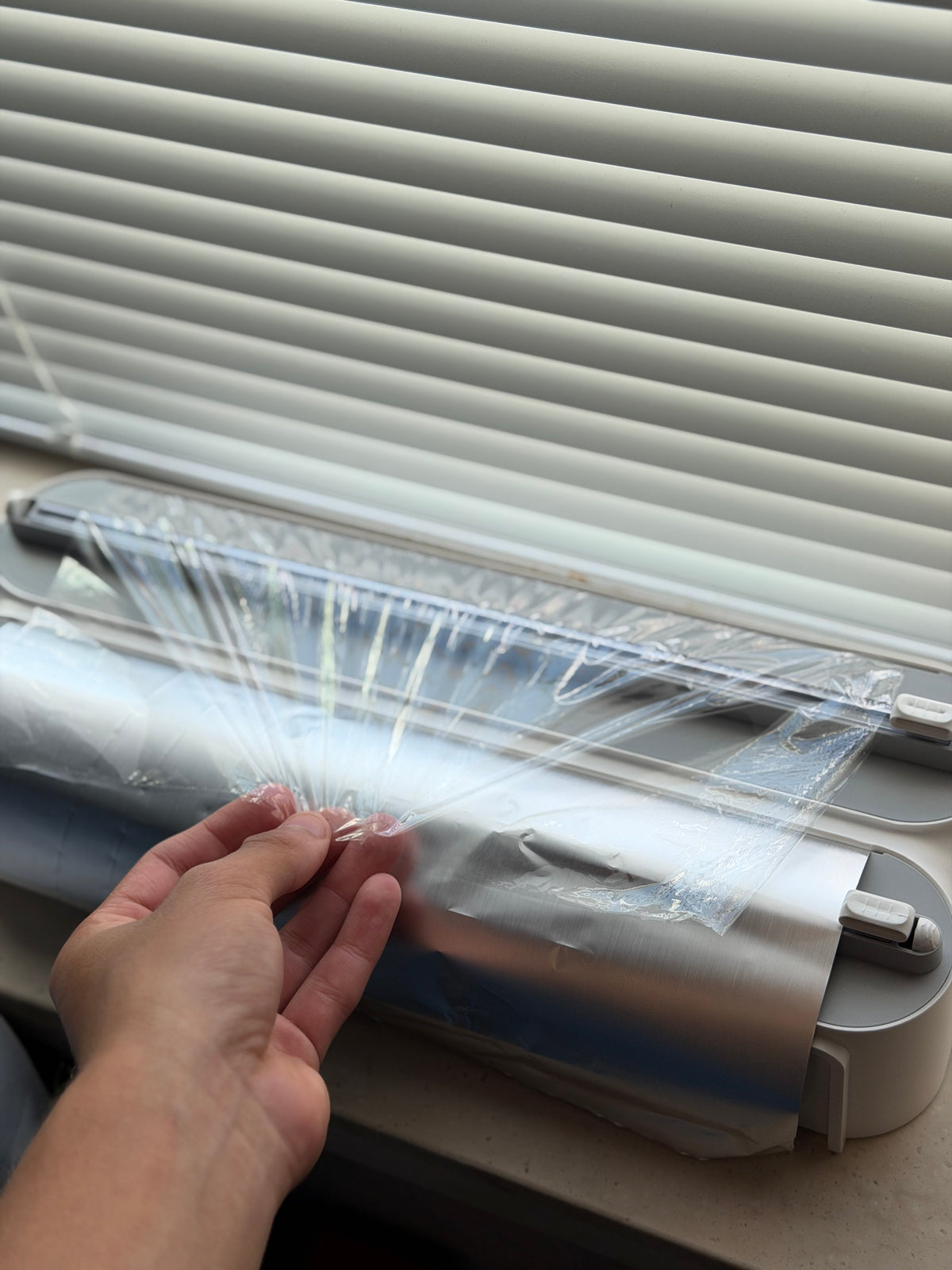Vantaro™ Magnetic Wrap & Foil Dispenser